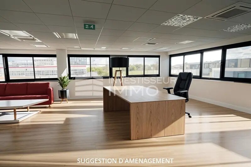 Office in Orly to rent - Interior Photo - Image 1 of 6