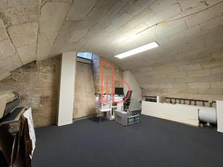 Office in Bordeaux to rent - Interior Photo - Image 3 of 8