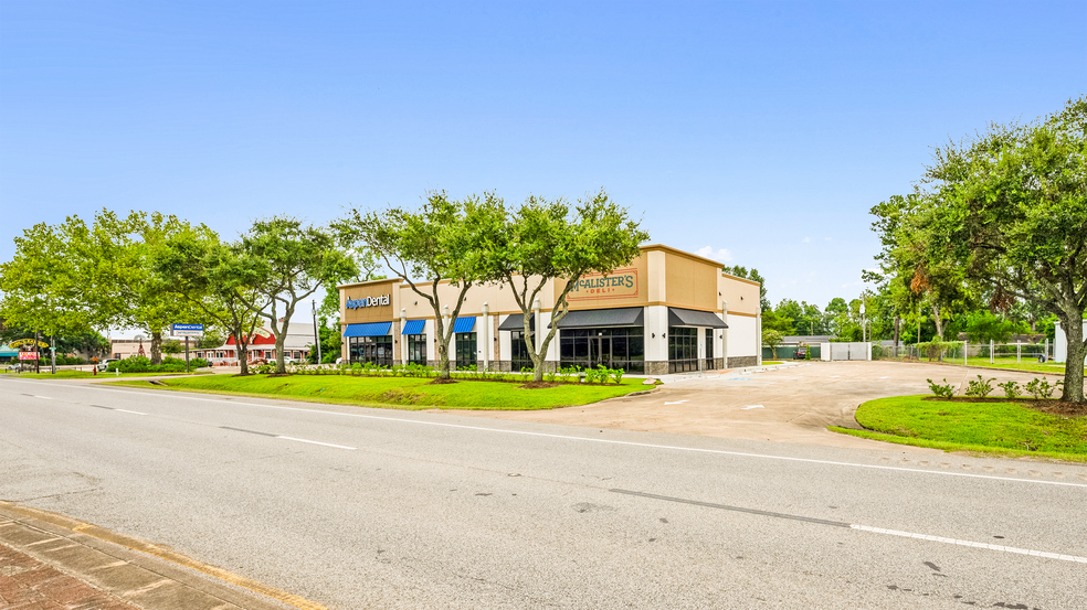 1300 E Highway 6, Alvin, TX for sale - Building Photo - Image 2 of 4