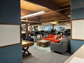 819 SE Morrison St, Portland, OR to rent Interior Photo- Image 2 of 3