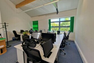 Berrington Way, Basingstoke to rent Interior Photo- Image 1 of 2