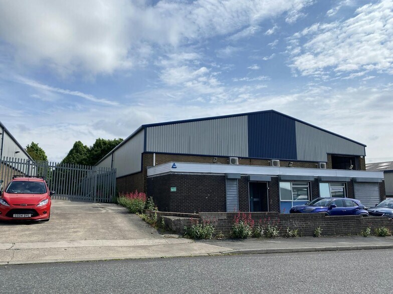 Sandbeds Trading Estate, Ossett for rent - Building Photo - Image 2 of 2