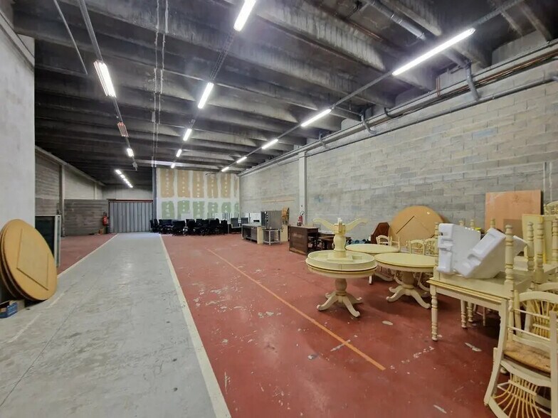 Industrial in Vallauris to rent - Interior Photo - Image 3 of 10