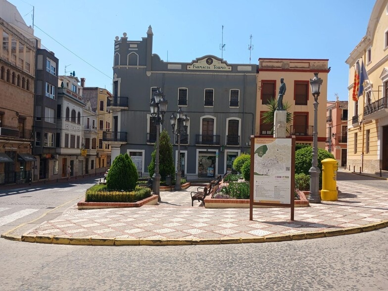 Retail in Oliva, Valencia for sale - Building Photo - Image 1 of 2