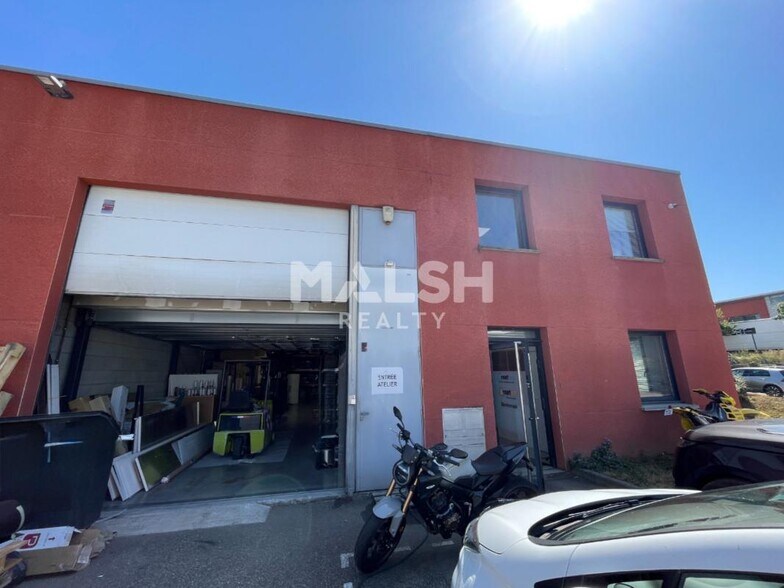 Light Industrial in Brignais to rent - Building Photo - Image 1 of 7