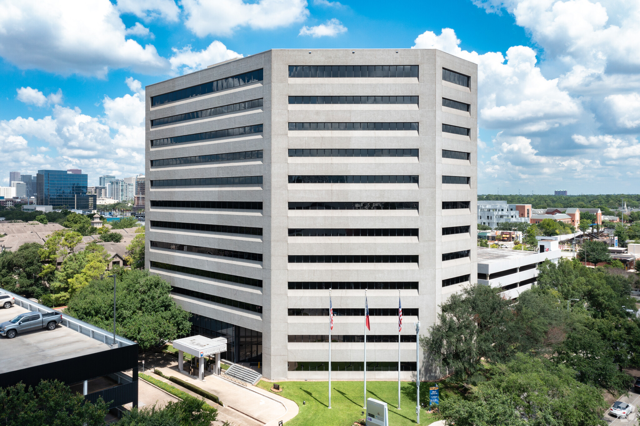 3900 Essex Ln, Houston, TX for rent Building Photo- Image 1 of 22