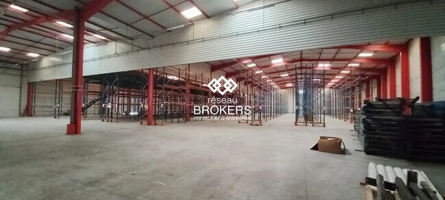 Location Entrepôt 5 900 m²