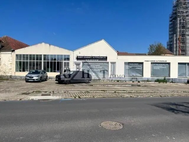 Location Entrepôt 760 m² - Photo 1