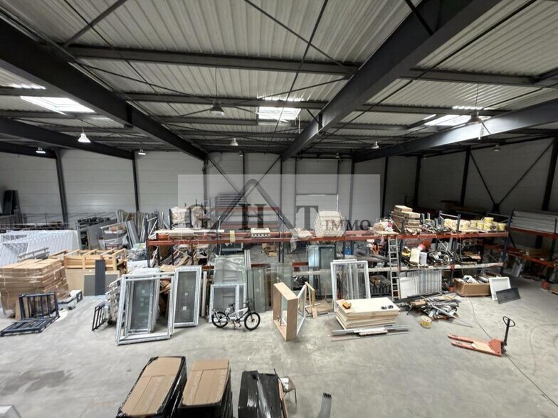 Industrial in Bondoufle to rent - Interior Photo - Image 1 of 8