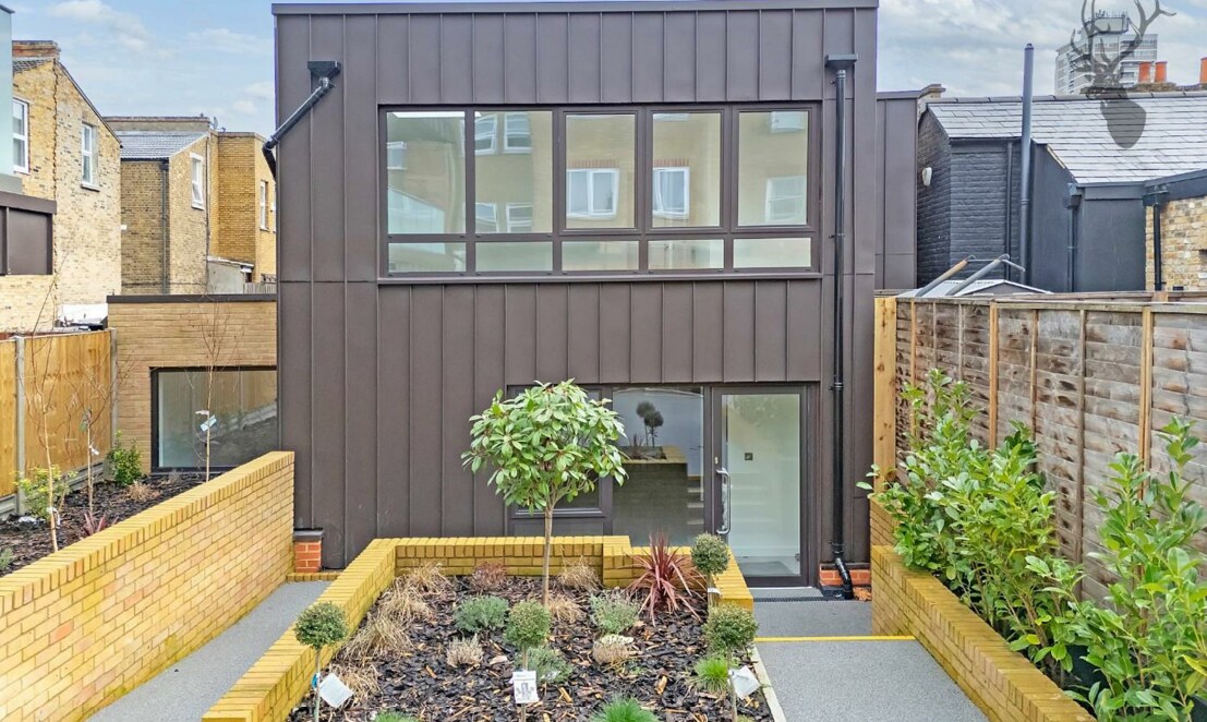 37A Mossford St, London for sale Primary Photo- Image 1 of 1