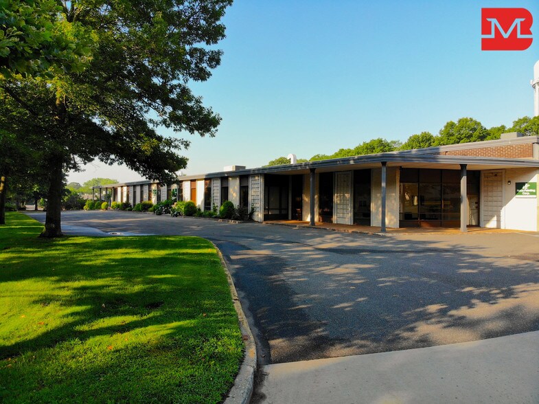 46 Oval Dr, Islandia, NY 11749 UK