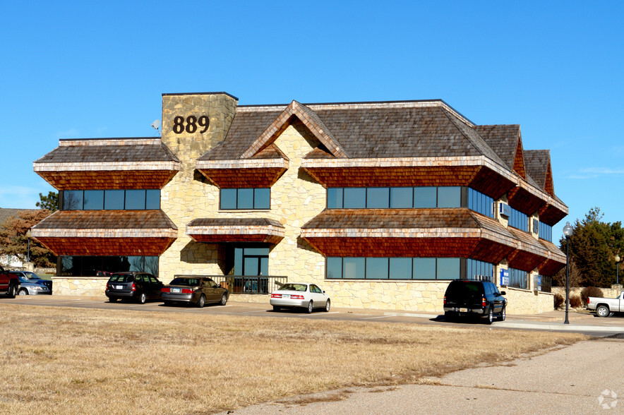 889 N Maize Rd, Wichita, KS for sale - Primary Photo - Image 1 of 1