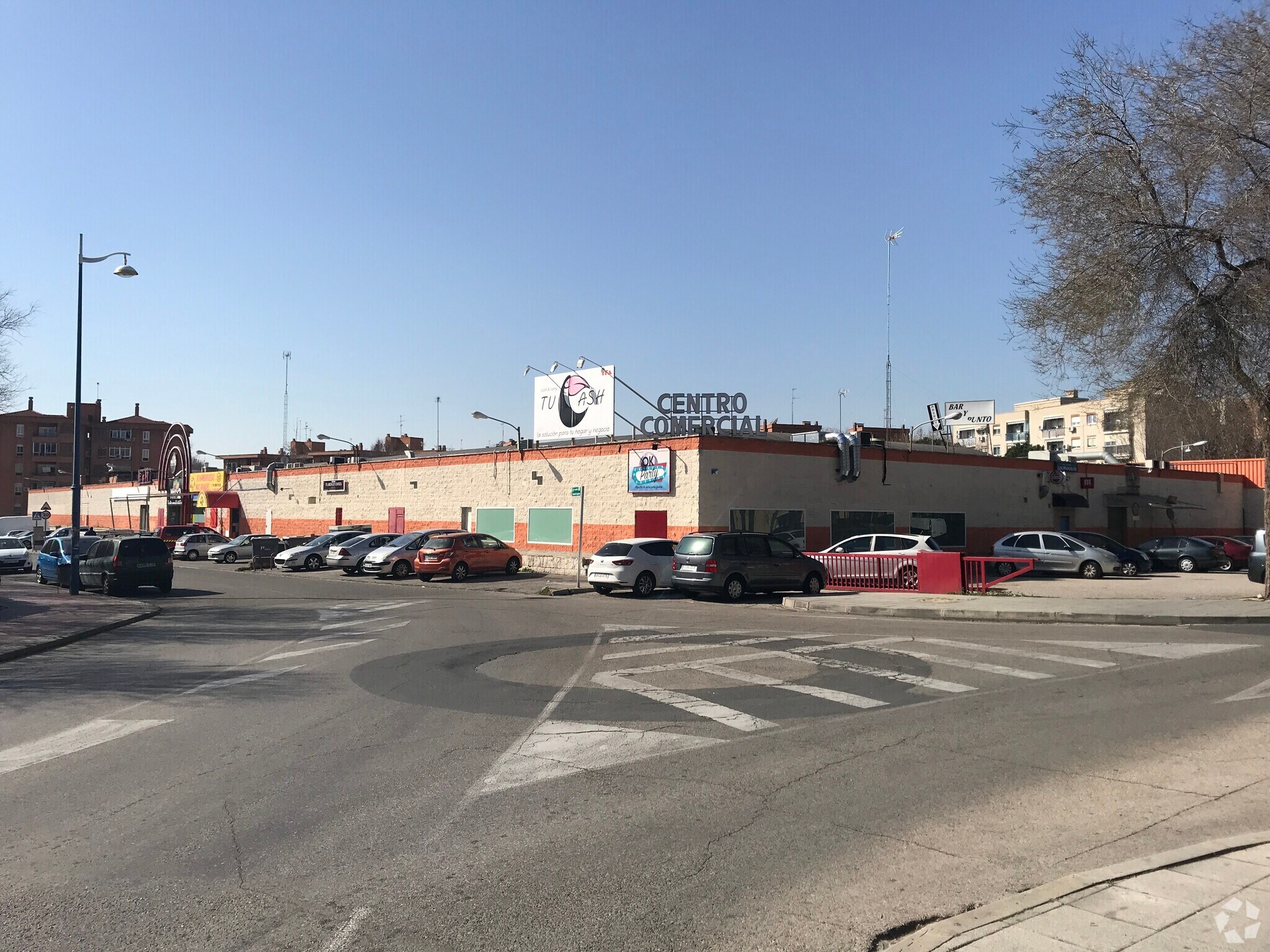 Retail in Parla, Madrid for sale Primary Photo- Image 1 of 4
