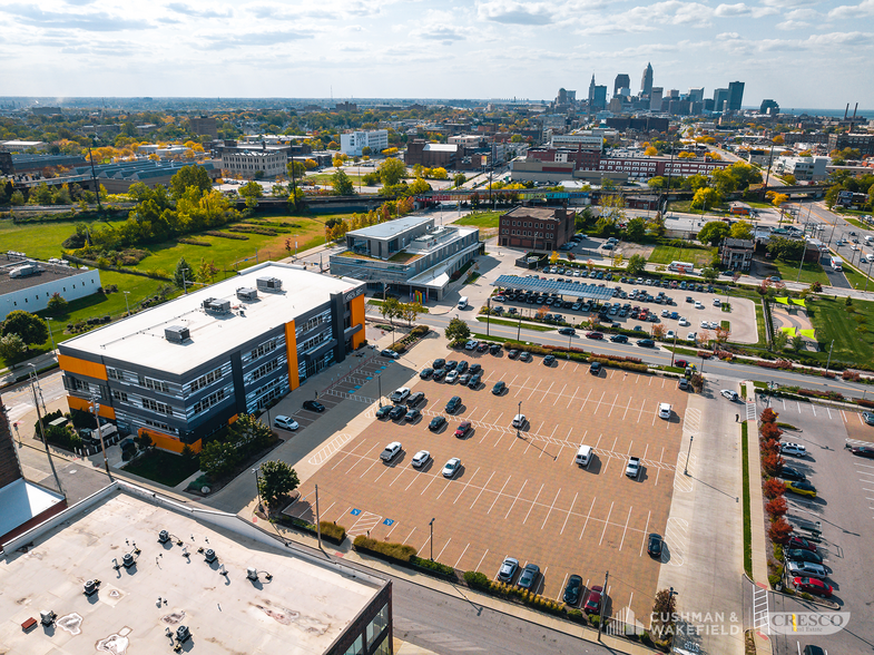 6001 Euclid Ave, Cleveland, OH for rent - Building Photo - Image 3 of 12