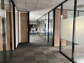 Office in Caluire-et-Cuire to rent Interior Photo- Image 2 of 9