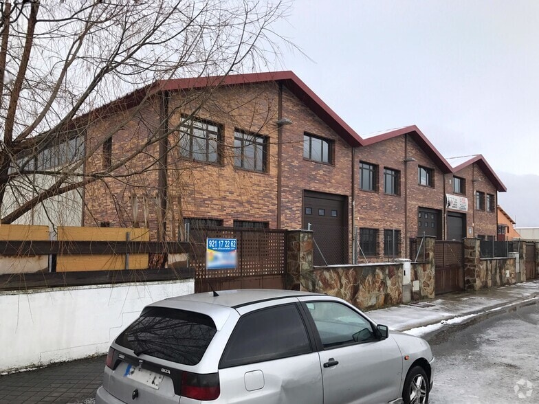 Industrial in El Espinar, Segovia to rent - Building Photo - Image 2 of 12
