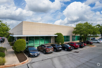 9300 United Dr, Austin, TX for rent Building Photo- Image 1 of 54