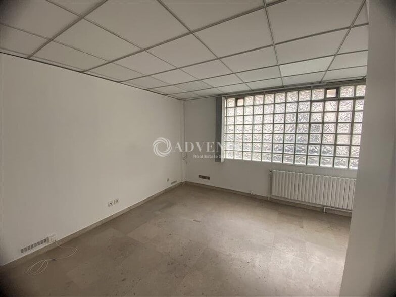 Office in Le Raincy to rent - Building Photo - Image 2 of 7