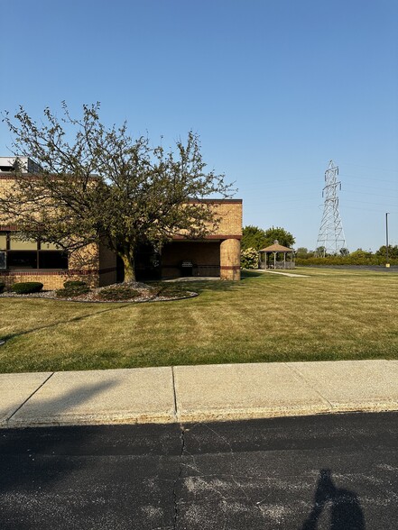 3930 Traxler Ct, Bay City, MI for sale - Building Photo - Image 3 of 22