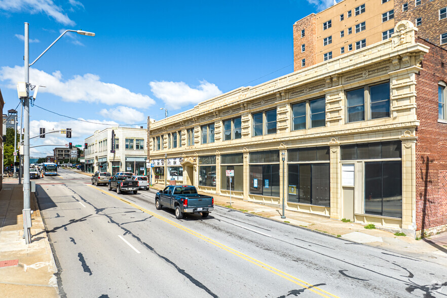 Hyde Park Building and Walnut Street portfolio of 2 properties for sale on LoopNet.co.uk - Building Photo - Image 2 of 26