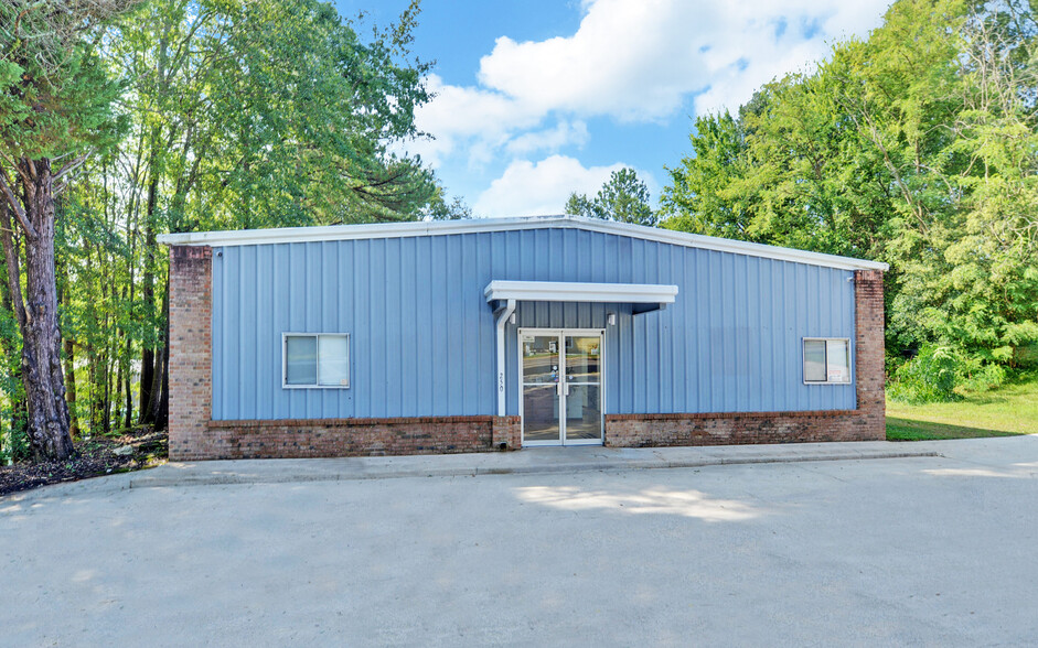 250 E Currahee St, Toccoa, GA for sale - Building Photo - Image 3 of 49