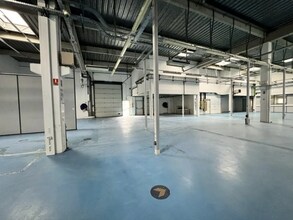 Light Industrial in Ivry-sur-Seine to rent Interior Photo- Image 2 of 11