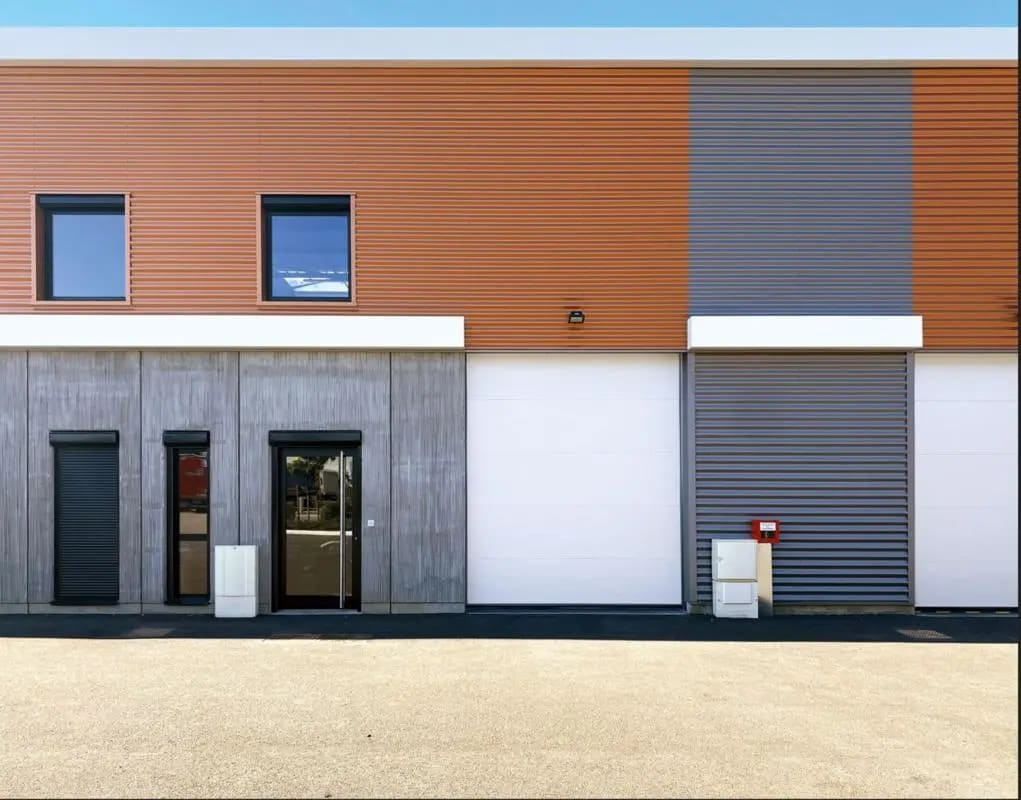 Location Local d'activités 203 m² - Photo 1