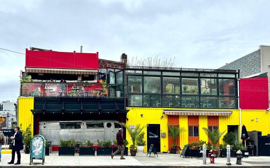 571 Lorimer St, Brooklyn, NY for sale - Building Photo - Image 1 of 1