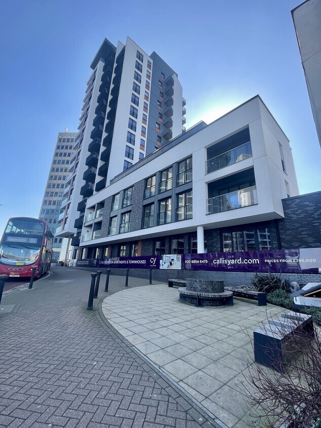 125-129 Woolwich High St, London for sale Primary Photo- Image 1 of 1