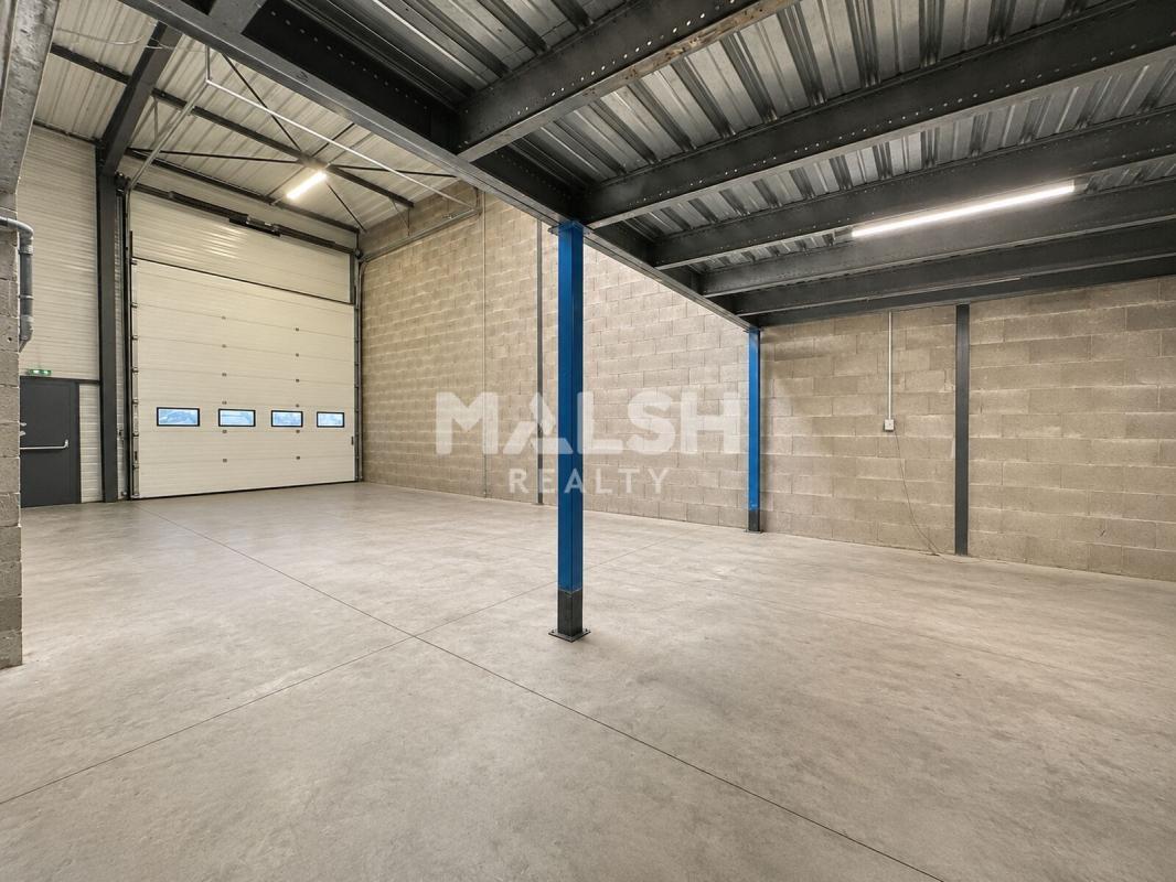 Light Industrial in Gleizé for sale Building Photo- Image 1 of 13