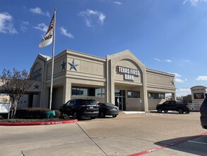 2343 N Main St, Pearland, TX for rent Building Photo- Image 1 of 8