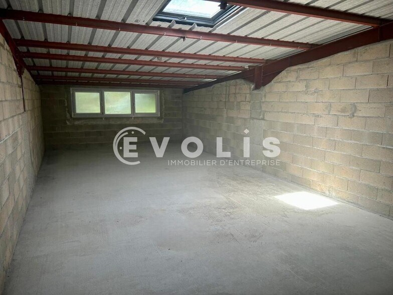 Light Industrial in Saint Cheron to rent - Interior Photo - Image 3 of 6