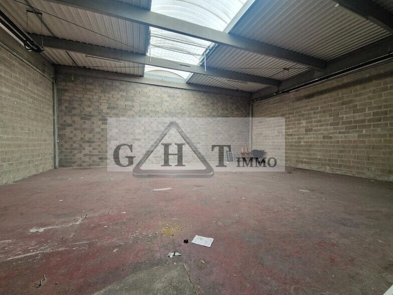 Industrial in La Courneuve to rent - Interior Photo - Image 3 of 6