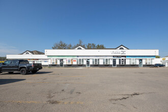 9616 Franklin Av, Fort McMurray, AB for rent Building Photo- Image 2 of 27