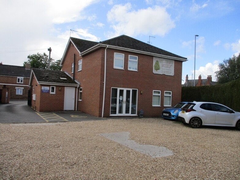 74 Bridgegate, Retford to rent - Building Photo - Image 3 of 3