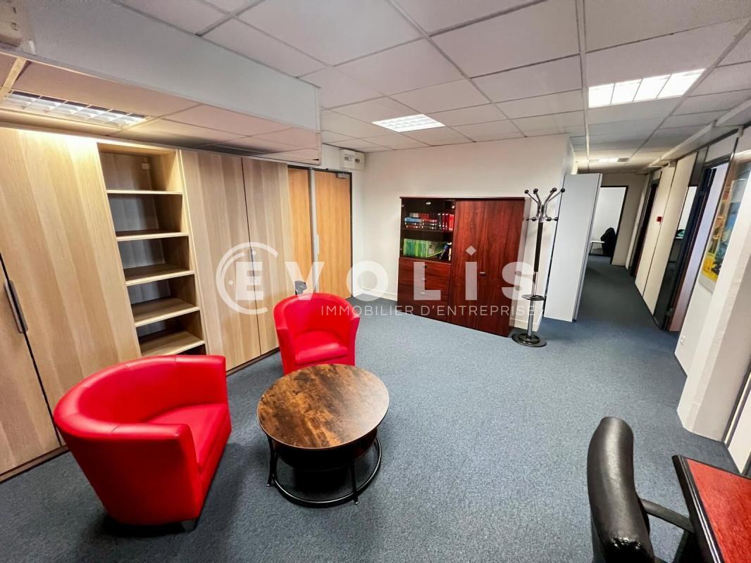 Office in Evry Courcouronnes for sale Building Photo- Image 1 of 10