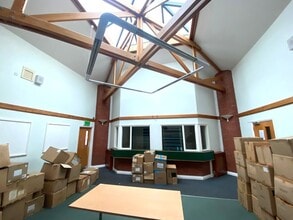 Brookhouse Clos, Blackburn to rent Interior Photo- Image 1 of 4