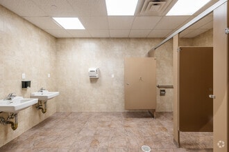 33-24 Northern Blvd, Long Island City, NY to rent Interior Photo- Image 2 of 9