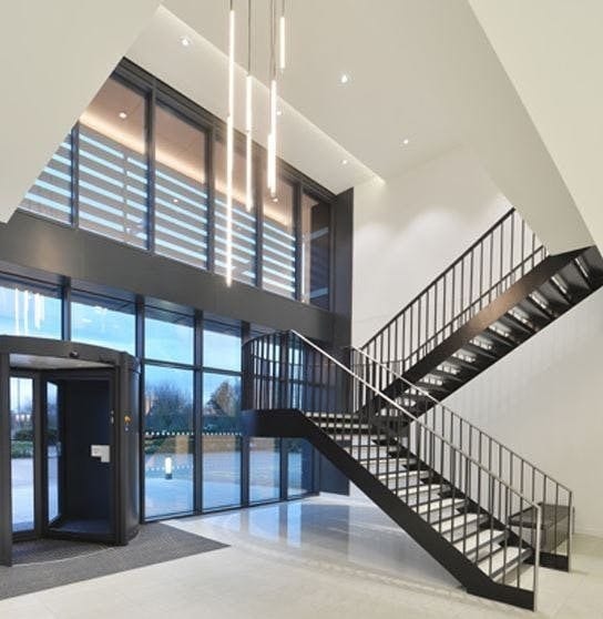 Waterside Dr, Reading to rent - Interior Photo - Image 2 of 7