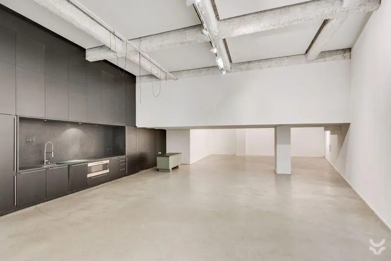 Office in Paris for sale - Building Photo - Image 1 of 26