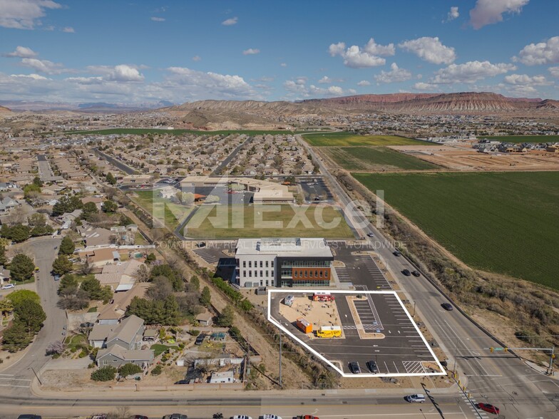 725 Merrill Rd, Washington, UT for rent - Building Photo - Image 2 of 3