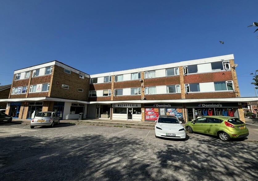 14 The Av, Gosport for rent - Building Photo - Image 2 of 4