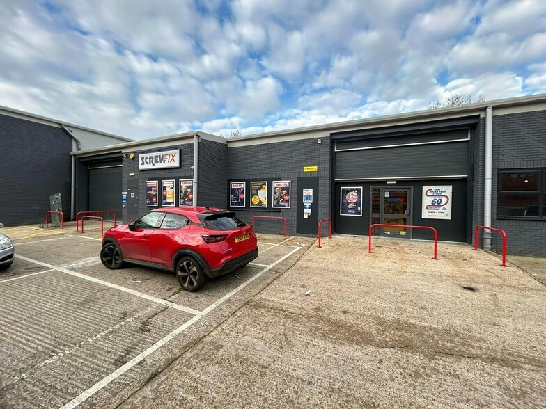 Craignish Ave, London to rent - Building Photo - Image 2 of 4