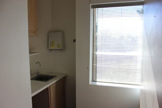 222-228 S Rainbow Blvd, Las Vegas, NV to rent Interior Photo- Image 2 of 4