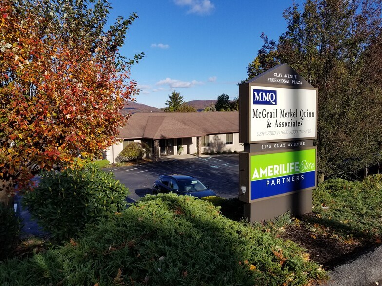 1173 Clay Ave, Dunmore 18510 UK