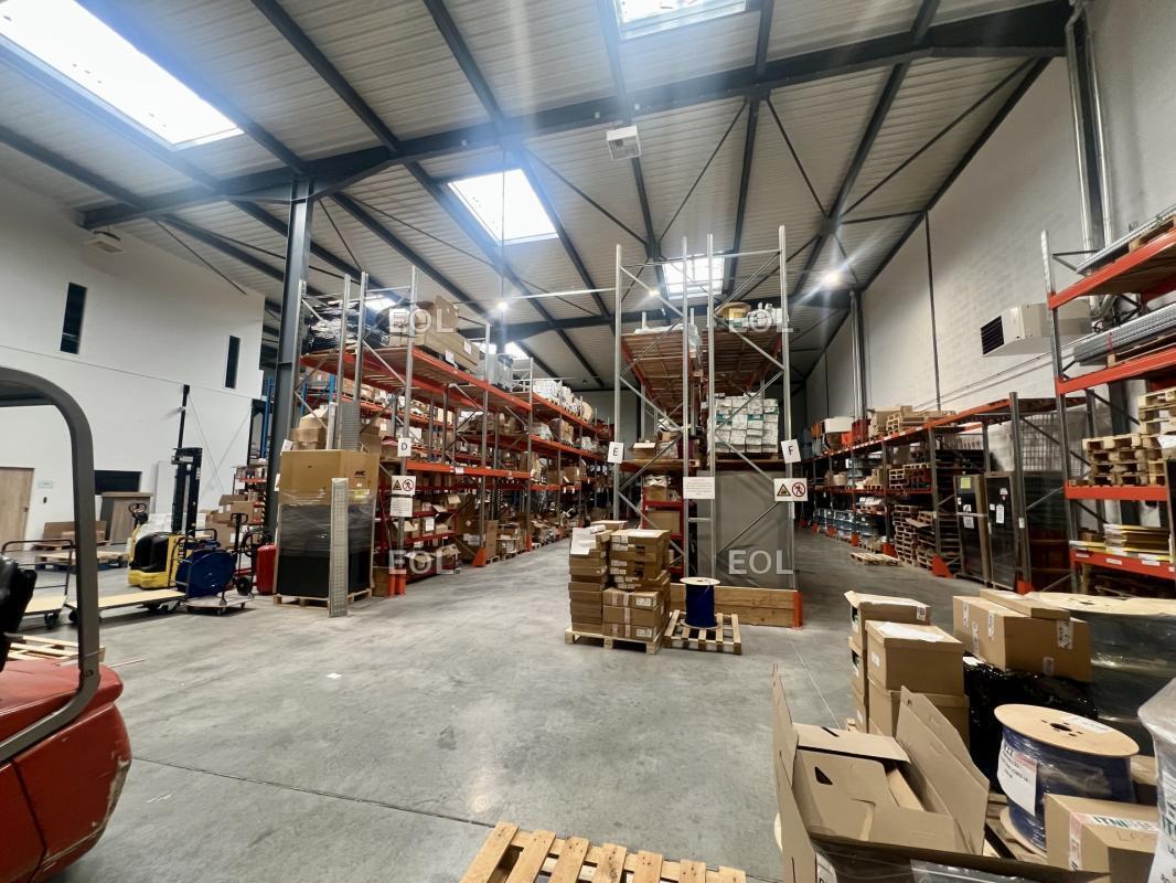 Industrial in Roissy-en-France to rent Interior Photo- Image 1 of 12