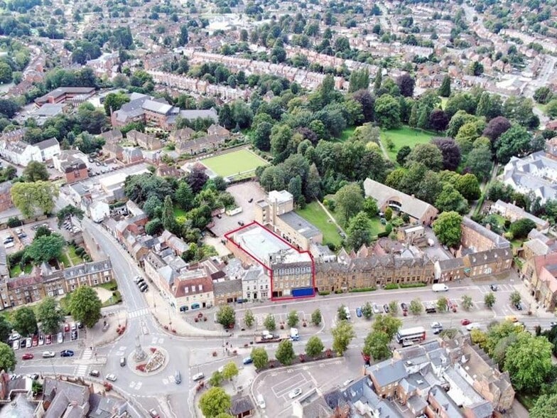 Horse Fair, Banbury for sale - Building Photo - Image 2 of 14