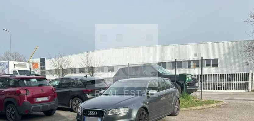 Office in Chassieu to rent - Building Photo - Image 2 of 9