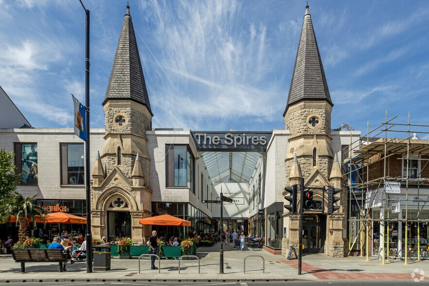 High St, Barnet to rent - Building Photo - Image 3 of 3