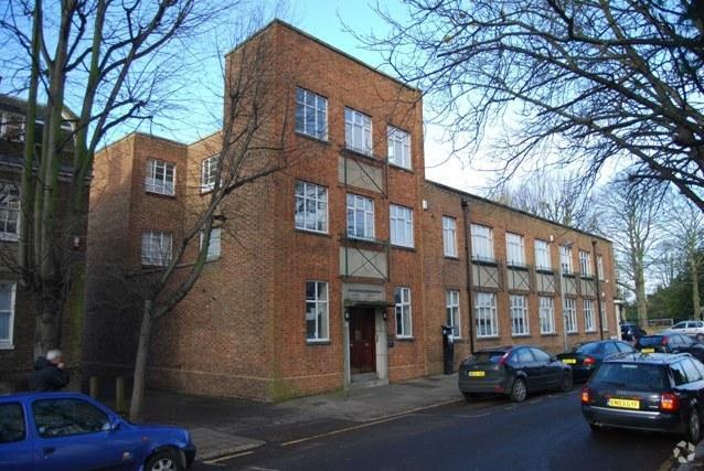 94-100 Silver St, Enfield to rent - Building Photo - Image 3 of 7